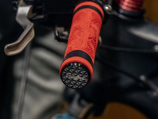 130mm * 30mm ENLEE Silica Gel Bicycle Handle Bar Grips Suitable for Off-Road Bicycles