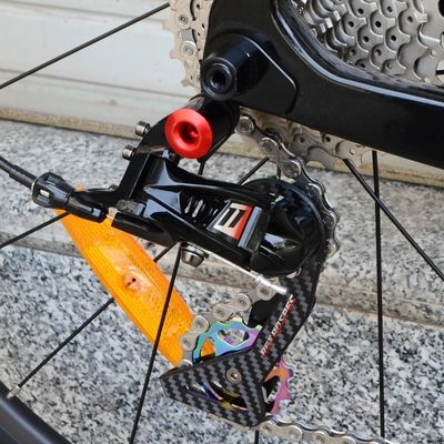Carbon Frame Gravel Bike 700C*40C 11 Speed APEX Hydraulic Disc Brake for Road Racing